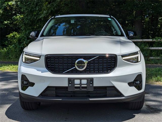 2025 Volvo XC40 Plus Dark Theme