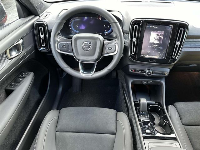 2025 Volvo XC40 Plus Dark Theme