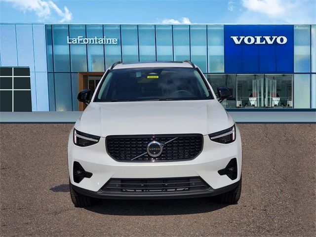 2025 Volvo XC40 Plus Dark Theme