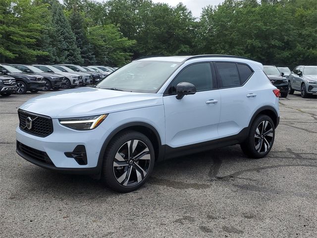 2025 Volvo XC40 Plus Dark Theme