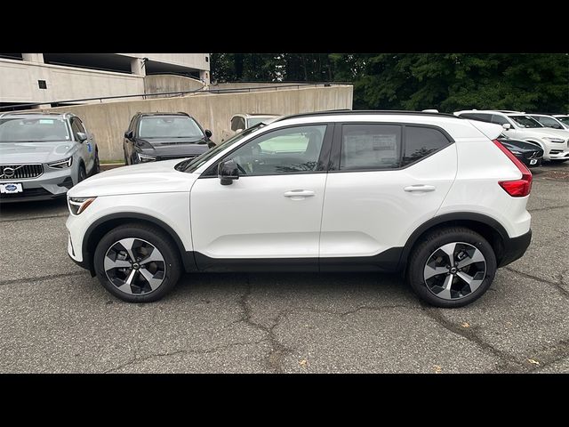 2025 Volvo XC40 Plus Dark Theme