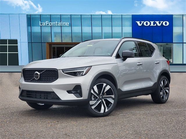 2025 Volvo XC40 Plus Dark Theme