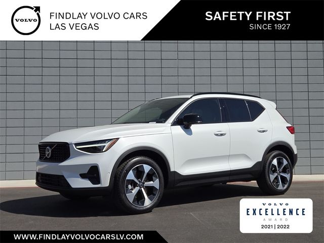 2025 Volvo XC40 Plus Dark Theme