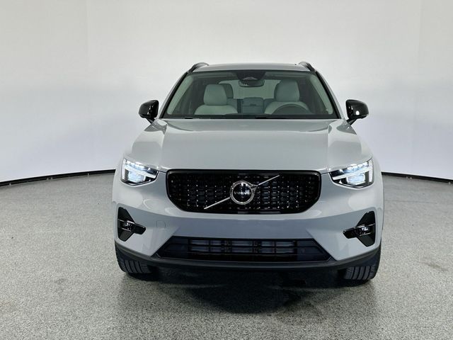 2025 Volvo XC40 Plus Dark Theme