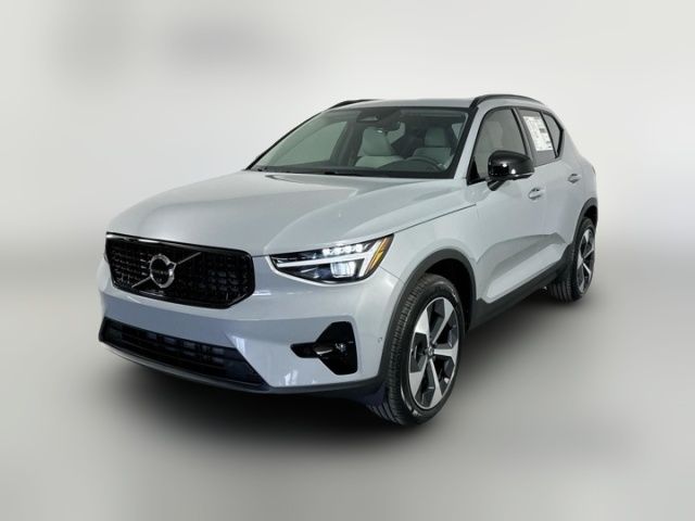 2025 Volvo XC40 Plus Dark Theme