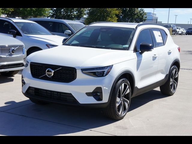 2025 Volvo XC40 Plus Dark Theme