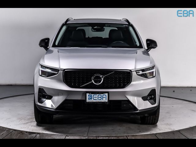 2025 Volvo XC40 Plus Dark Theme