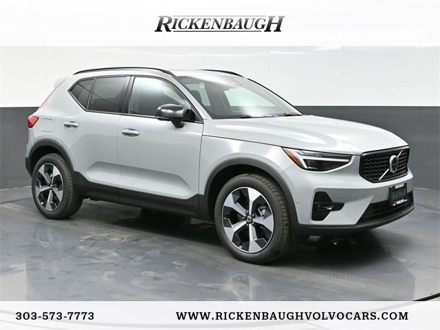 2025 Volvo XC40 Plus Dark Theme