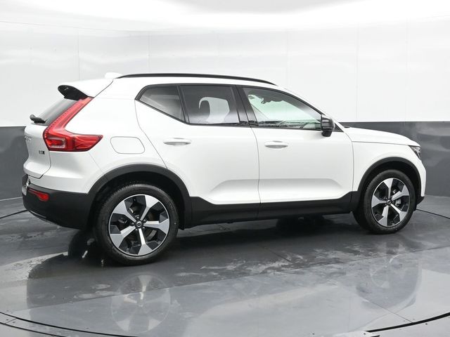 2025 Volvo XC40 Plus Dark Theme