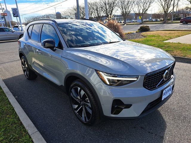 2025 Volvo XC40 Plus Dark Theme