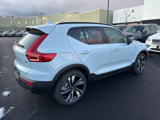 2025 Volvo XC40 Plus Dark Theme