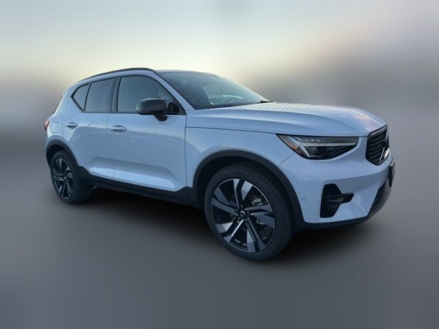 2025 Volvo XC40 Plus Dark Theme