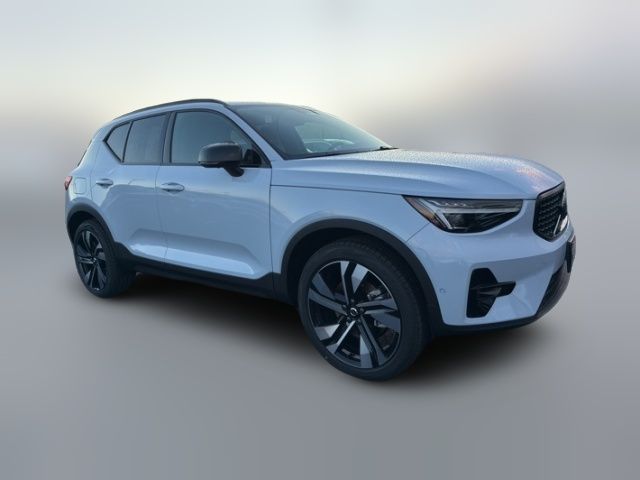 2025 Volvo XC40 Plus Dark Theme