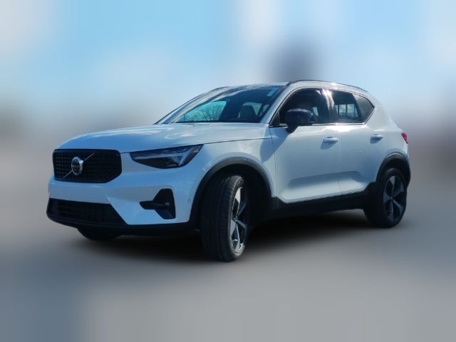 2025 Volvo XC40 Plus Dark Theme