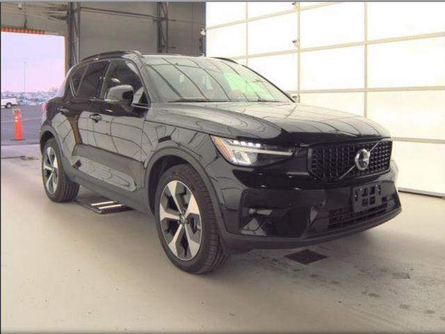 2025 Volvo XC40 Plus Dark Theme