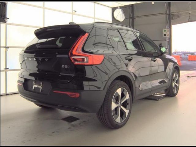 2025 Volvo XC40 Plus Dark Theme