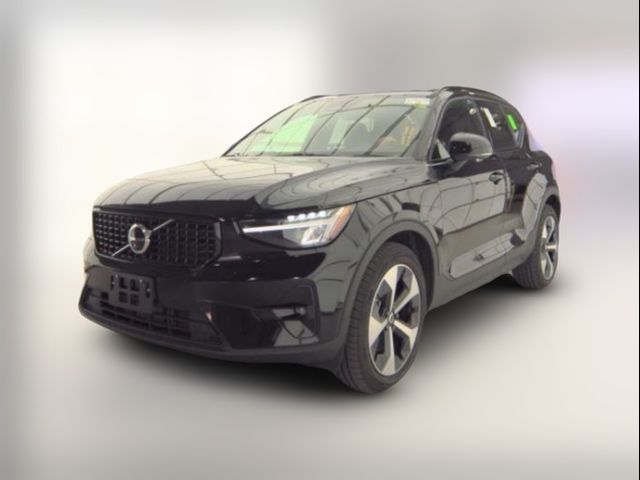 2025 Volvo XC40 Plus Dark Theme