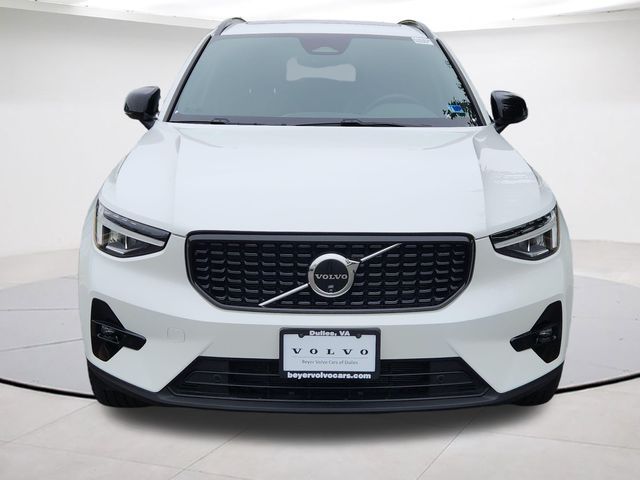 2025 Volvo XC40 Plus Dark Theme