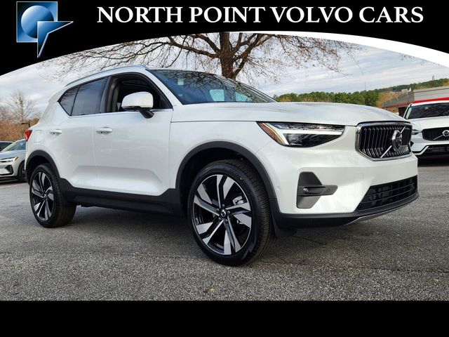 2025 Volvo XC40 Ultra Bright Theme