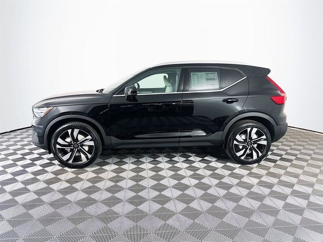 2025 Volvo XC40 Ultra Bright Theme