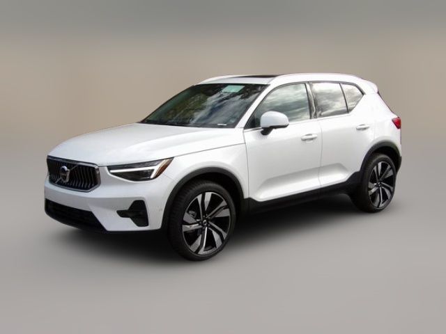 2025 Volvo XC40 Ultra Bright Theme