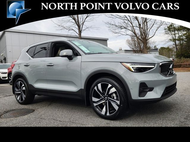 2025 Volvo XC40 Ultra Bright Theme