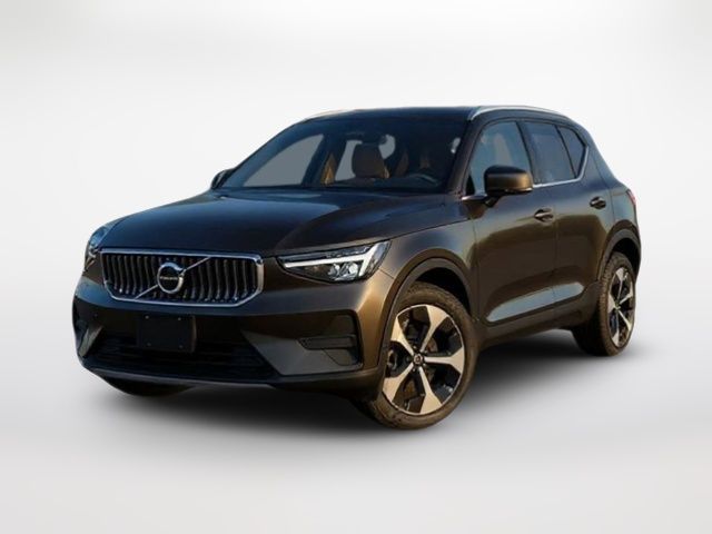 2025 Volvo XC40 Ultra Bright Theme