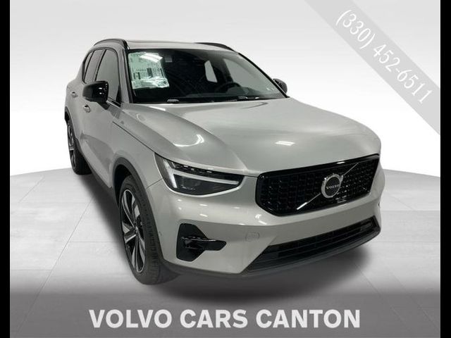 2025 Volvo XC40 Ultra Dark Theme