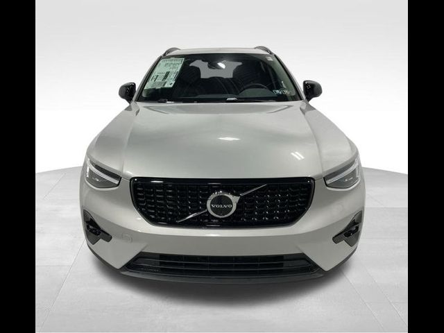 2025 Volvo XC40 Ultra Dark Theme