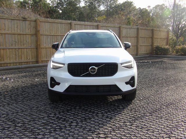 2025 Volvo XC40 Ultra Dark Theme