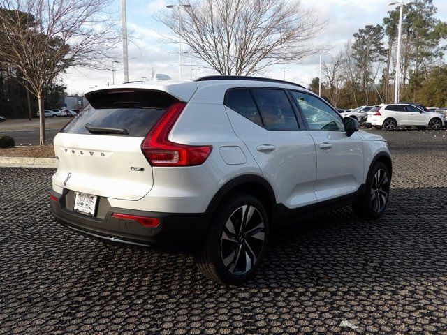 2025 Volvo XC40 Ultra Dark Theme