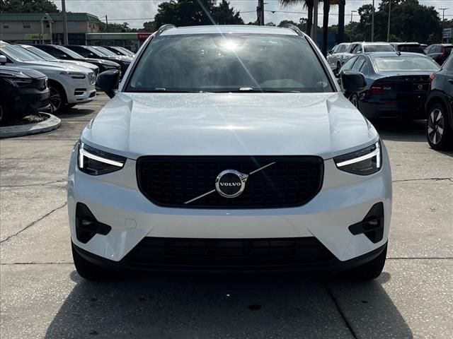 2025 Volvo XC40 Ultra Dark Theme