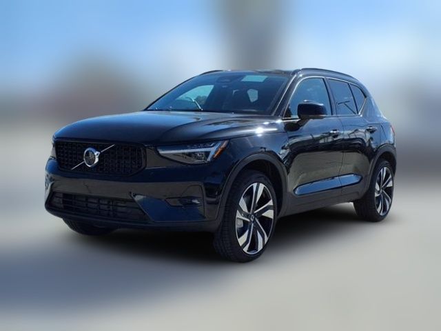 2025 Volvo XC40 Ultra Dark Theme