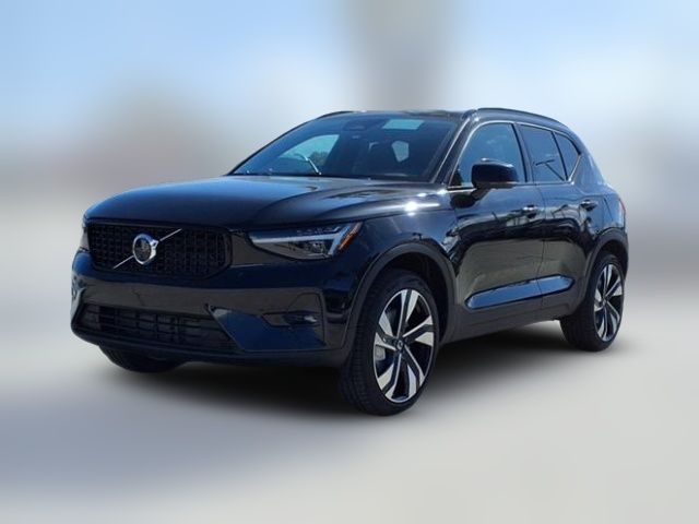 2025 Volvo XC40 Ultra Dark Theme