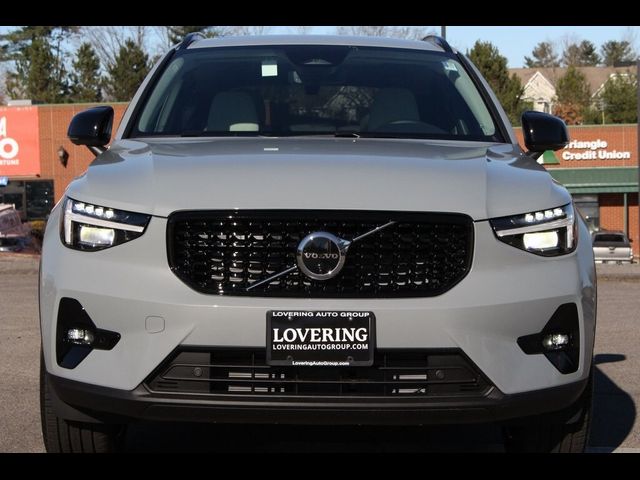 2025 Volvo XC40 Ultra Dark Theme