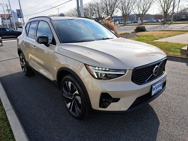 2025 Volvo XC40 Ultra Dark Theme