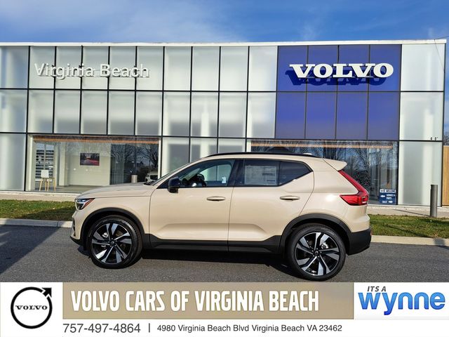 2025 Volvo XC40 Ultra Dark Theme