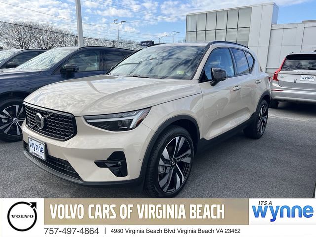 2025 Volvo XC40 Ultra Dark Theme