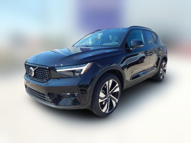 2025 Volvo XC40 Ultra Dark Theme