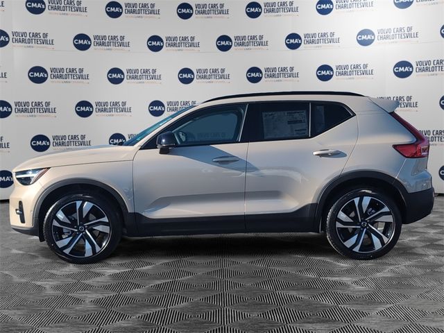 2025 Volvo XC40 Ultra Dark Theme