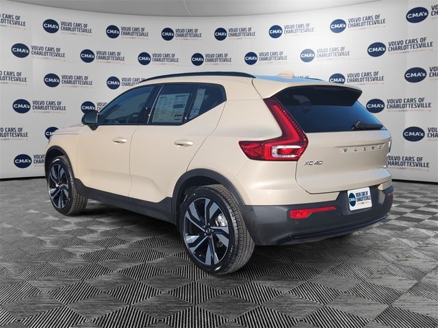 2025 Volvo XC40 Ultra Dark Theme