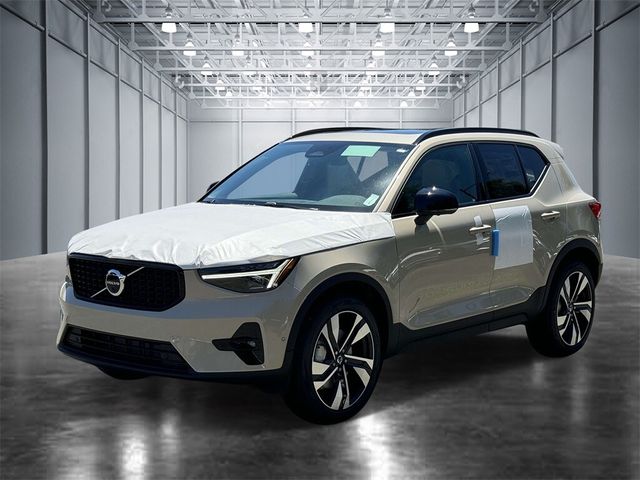 2025 Volvo XC40 Ultra Dark Theme