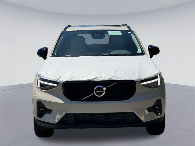 2025 Volvo XC40 Ultra Dark Theme