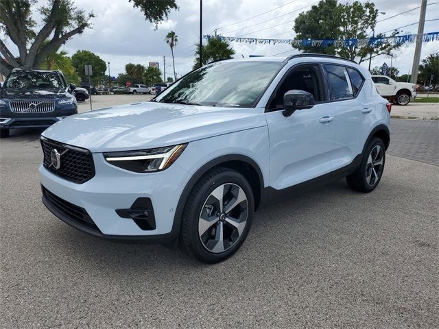 2025 Volvo XC40 Plus Dark Theme