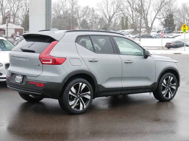 2025 Volvo XC40 Plus Dark Theme