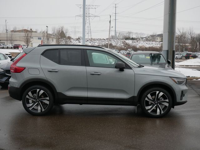 2025 Volvo XC40 Plus Dark Theme