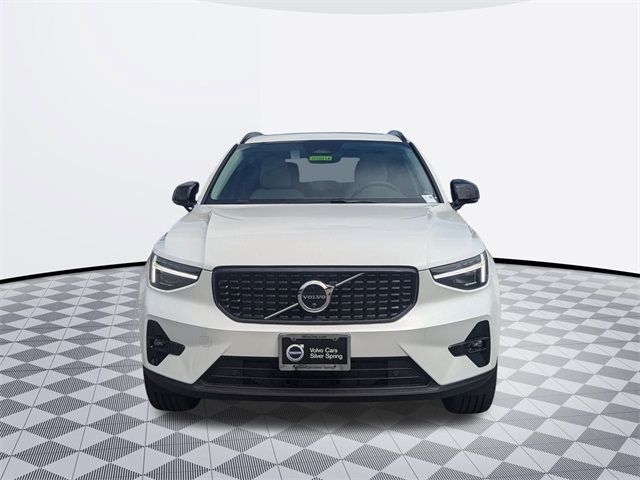 2025 Volvo XC40 Plus Dark Theme