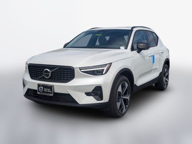 2025 Volvo XC40 Plus Dark Theme