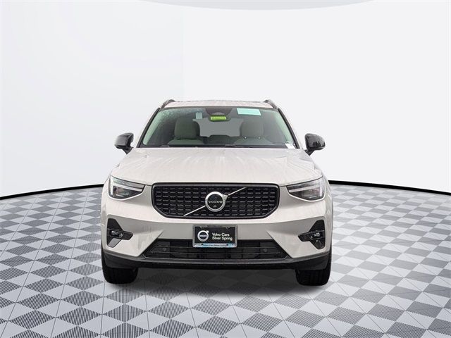 2025 Volvo XC40 Plus Dark Theme