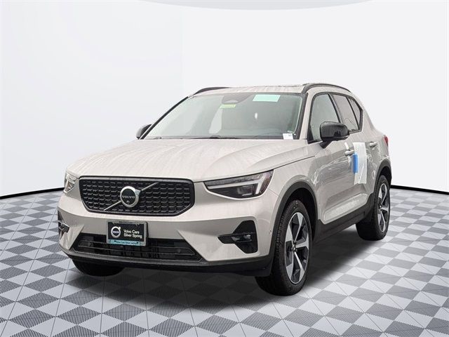 2025 Volvo XC40 Plus Dark Theme